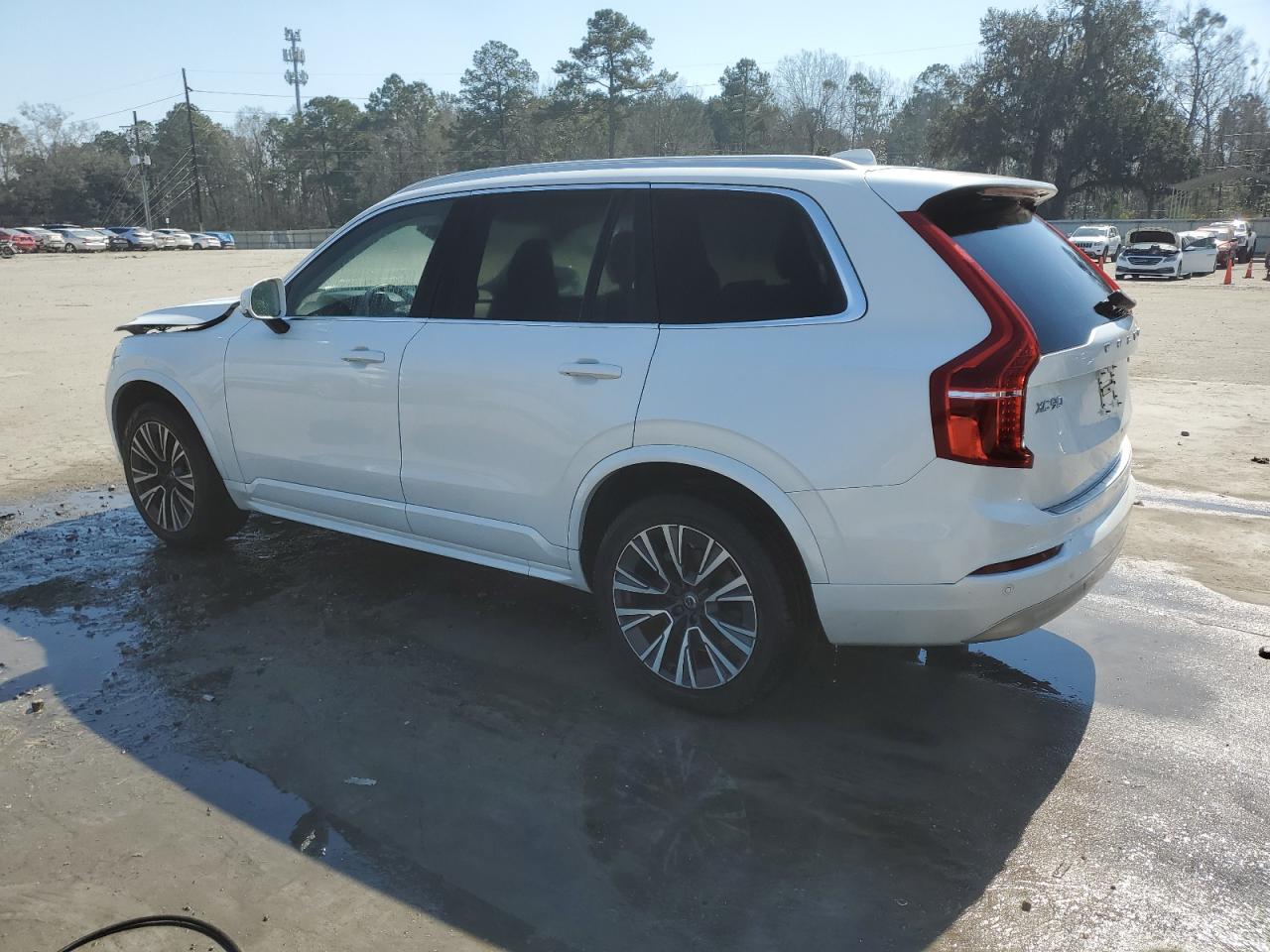 2022 Volvo XC90 - Image 2
