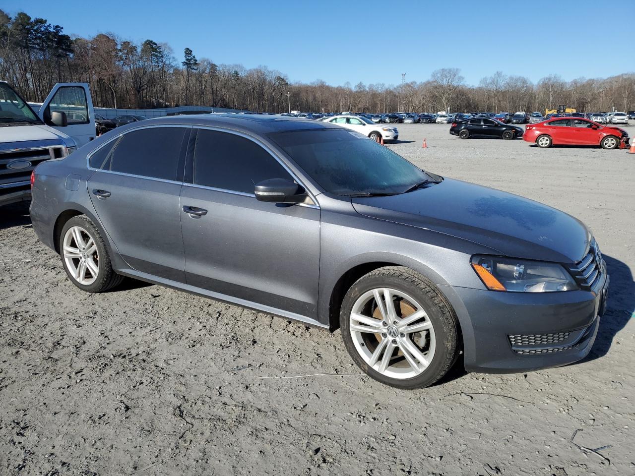 2014 Volkswagen Passat - Image 4