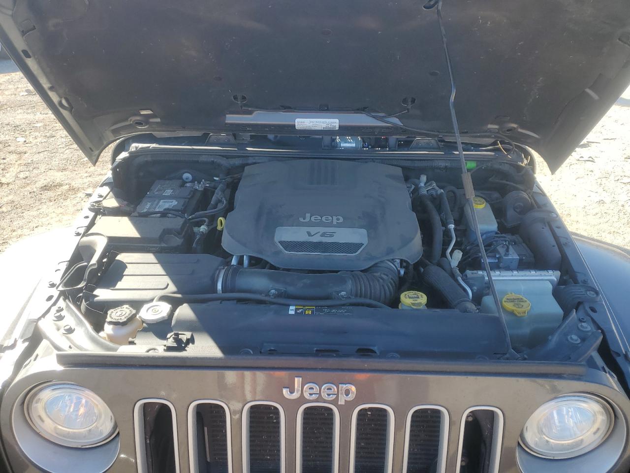 2018 Jeep Wrangler - Image 13