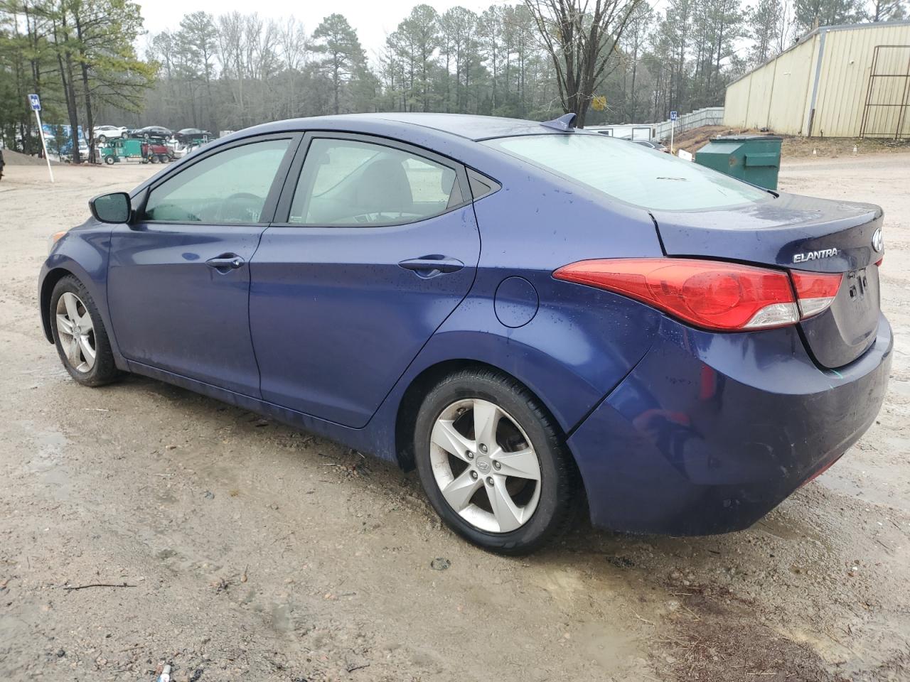 2013 Hyundai Elantra - Image 2