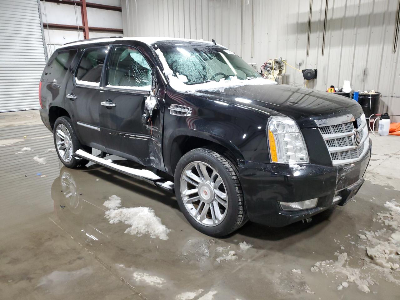 2011 Cadillac Escalade - Image 4