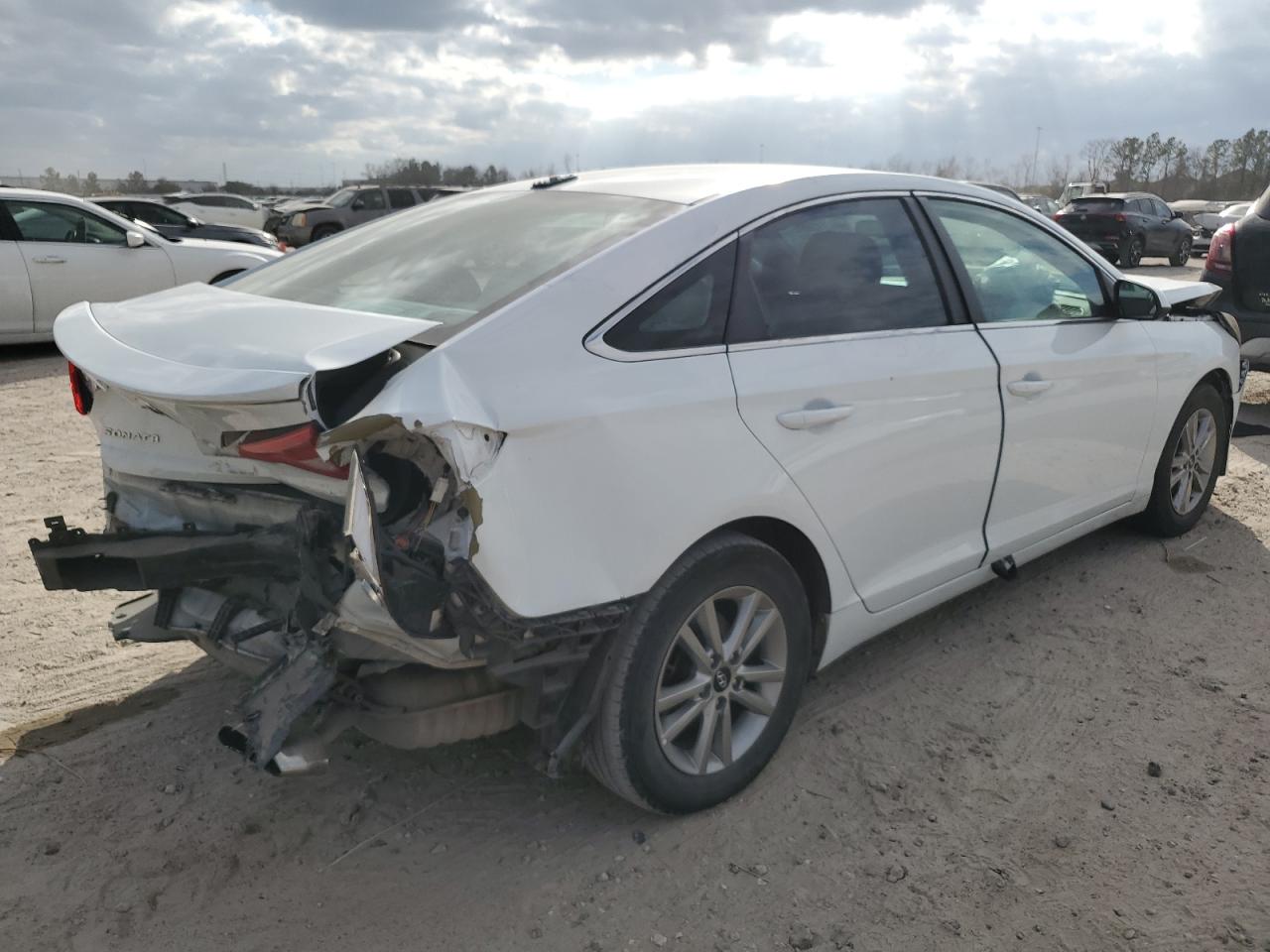 2017 Hyundai Sonata - Image 3