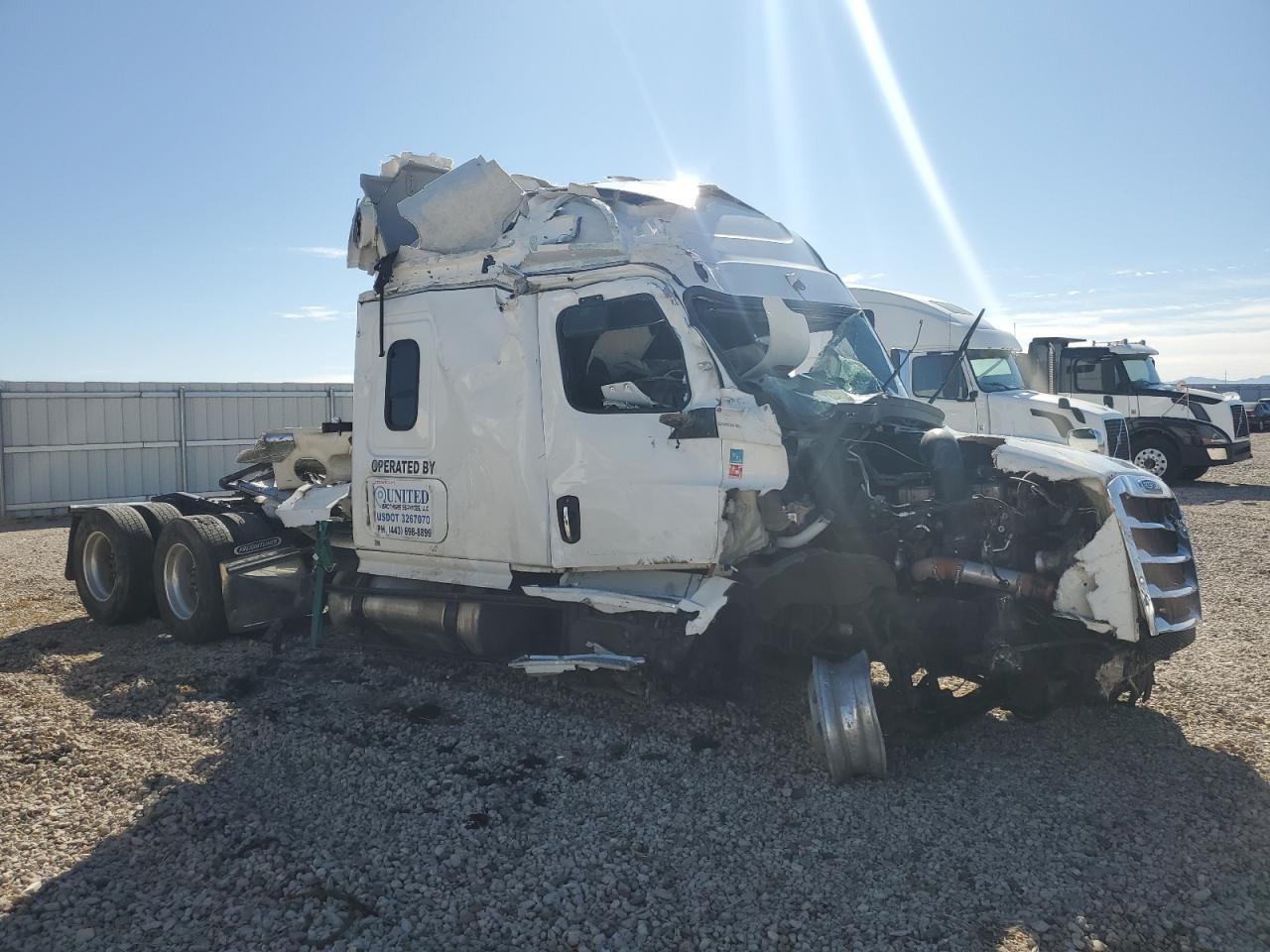 Tucson, AZ에서 판매 중인 2023 Freightliner Cascadia 126 - All Over