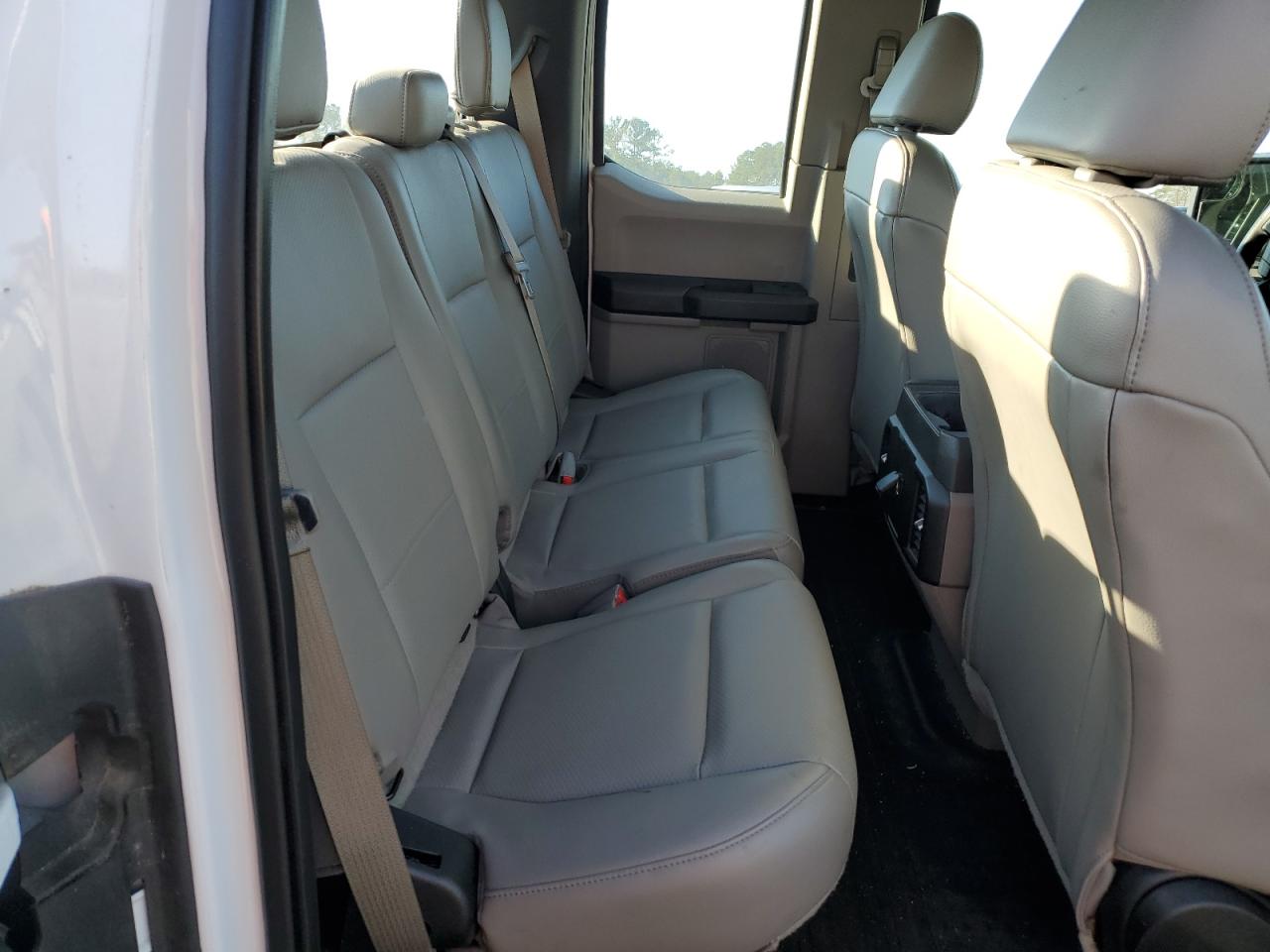 2015 Ford F-150 - Image 10