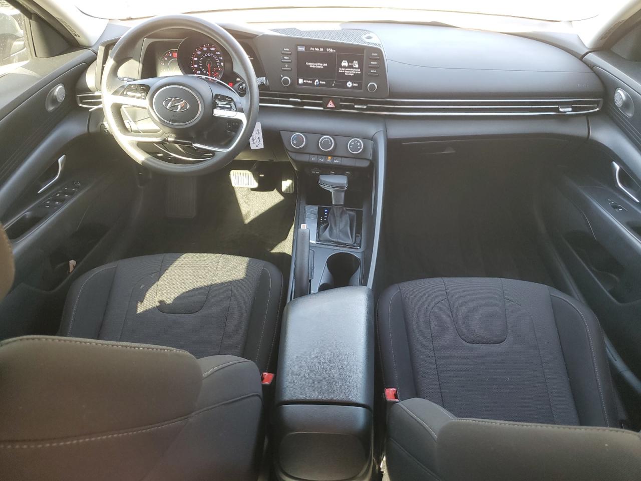 2021 Hyundai Elantra - Image 8