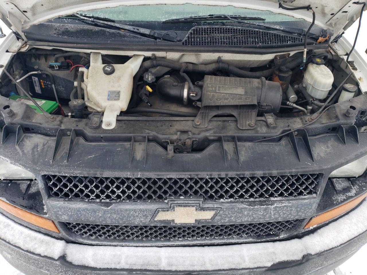 2013 Chevrolet Express - Image 12