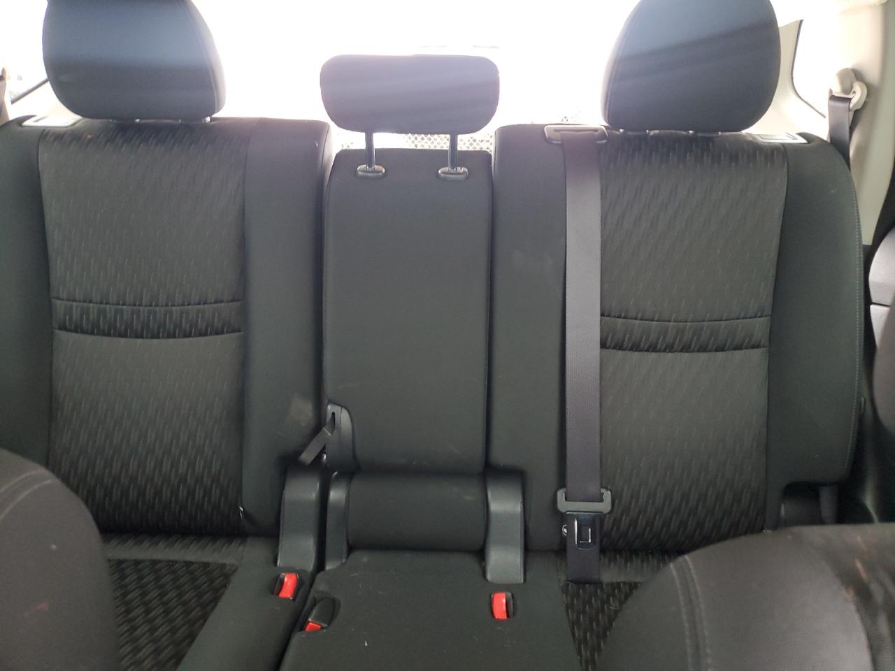 2018 Nissan Rogue - Image 10