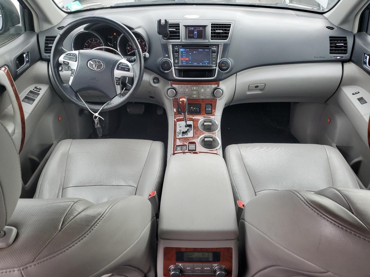 2013 Toyota Highlander - Image 8