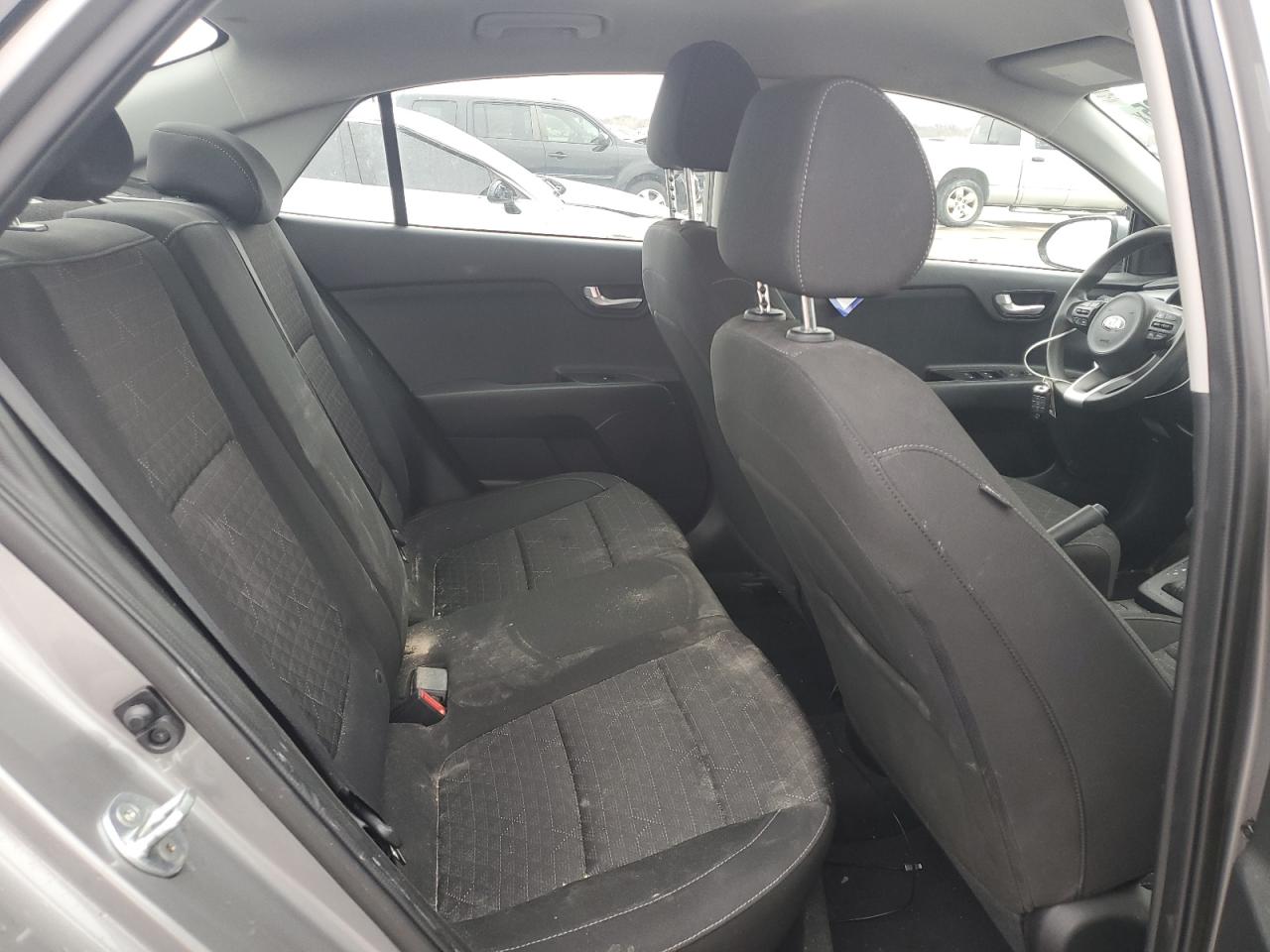 2021 Kia Rio - Image 10