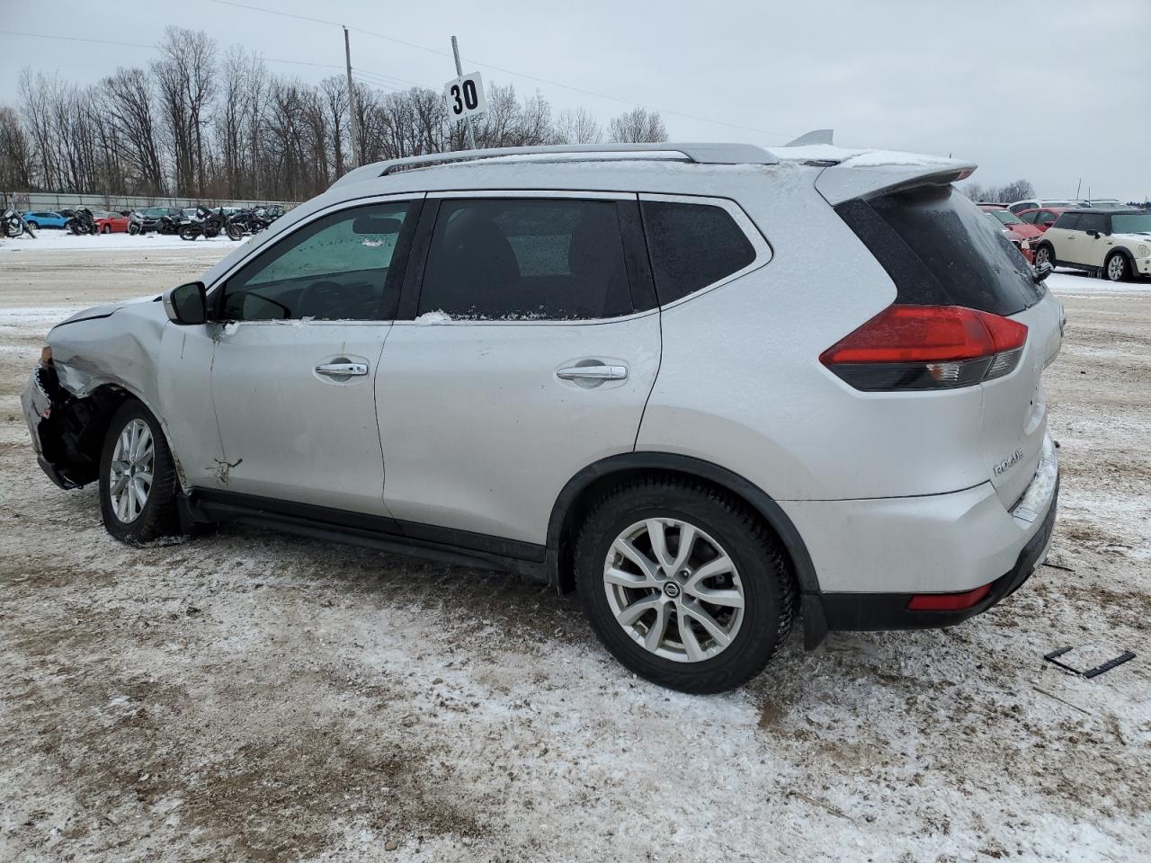 2017 Nissan Rogue - Image 2