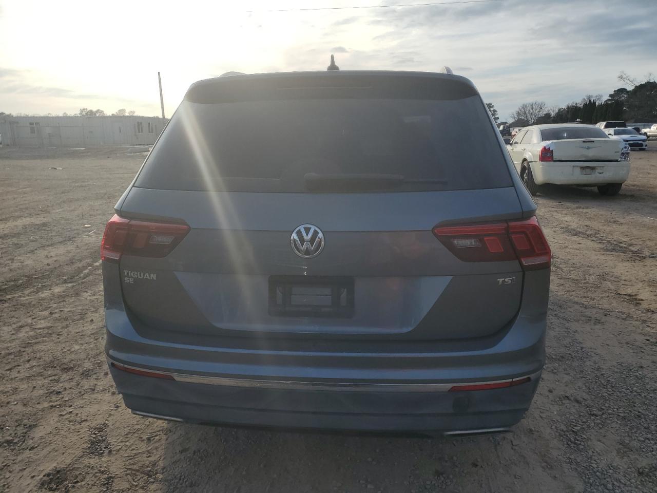 2018 Volkswagen Tiguan - Image 6