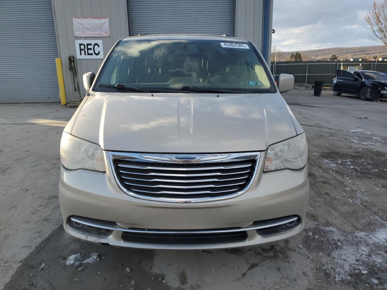 2014 Chrysler Town & Country - Image 5
