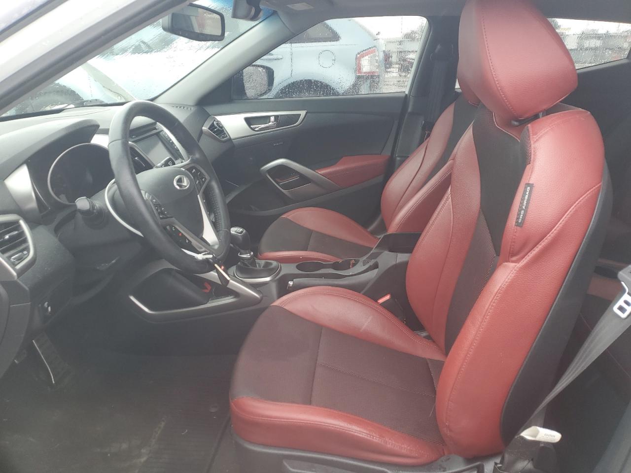 2013 Hyundai Veloster - Image 7