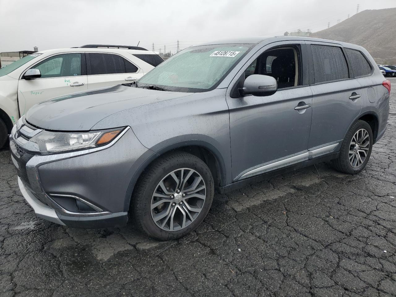 2018 Mitsubishi Outlander - Image 1