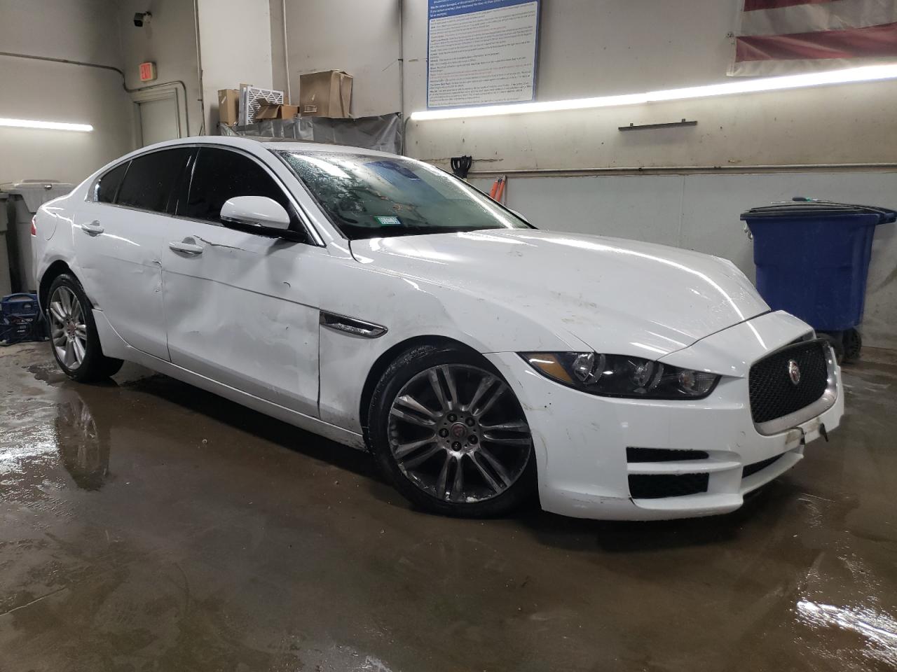 2019 Jaguar XE - Image 4