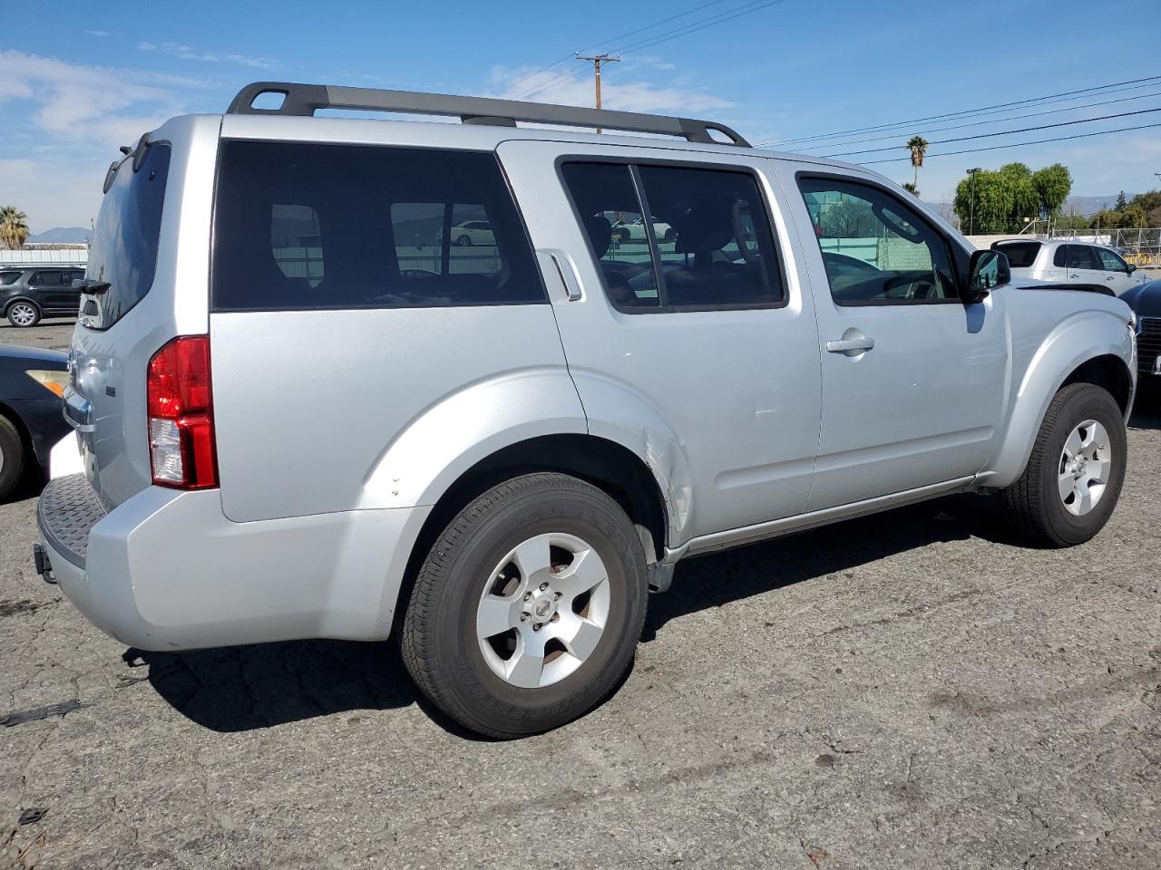 2010 Nissan Pathfinder - Image 3