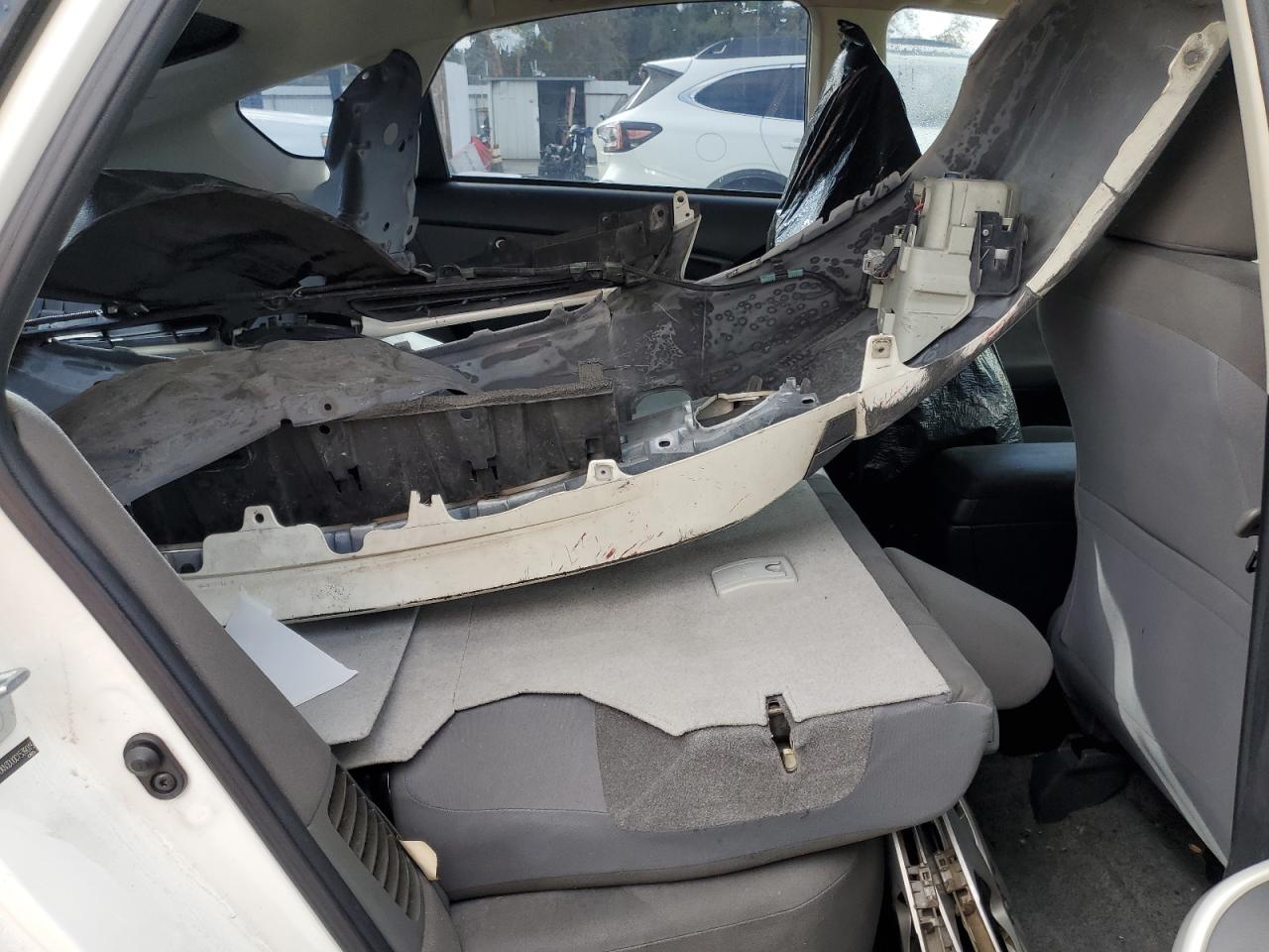2012 Toyota Prius - Image 11