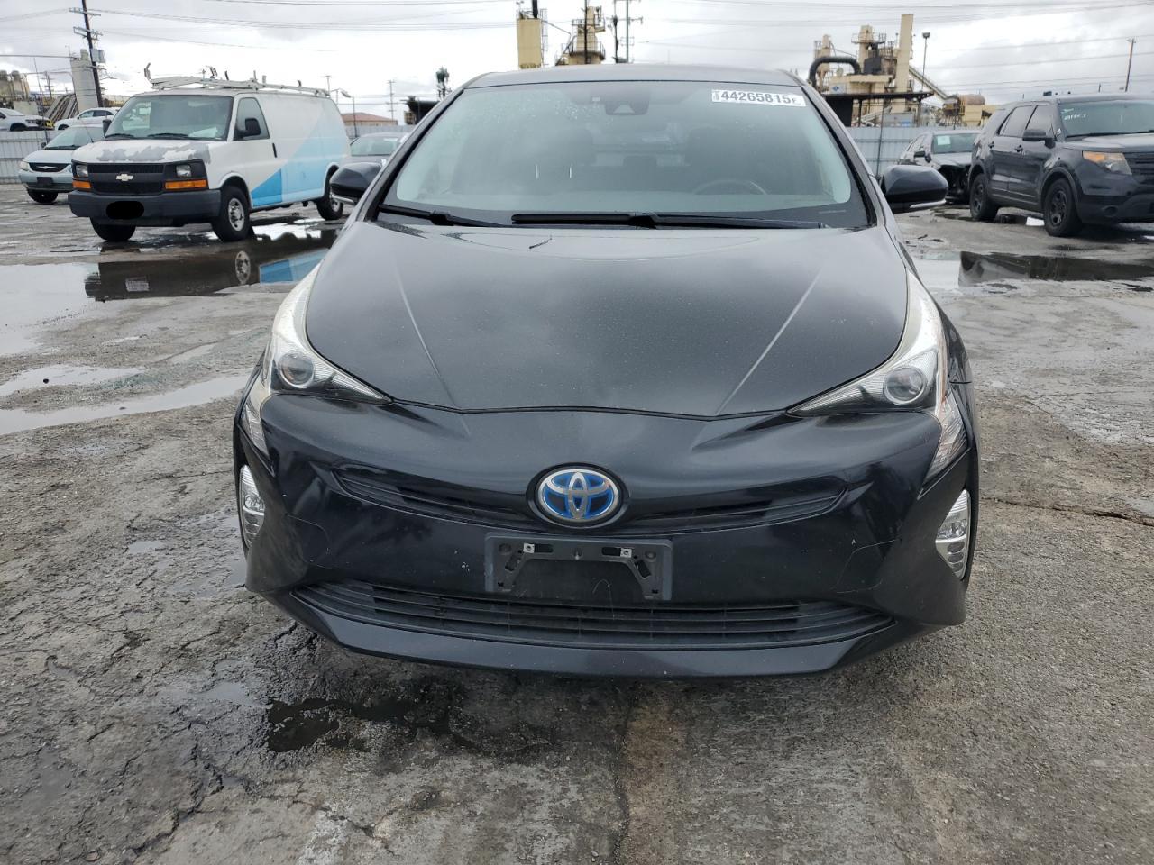 2017 Toyota Prius - Image 5