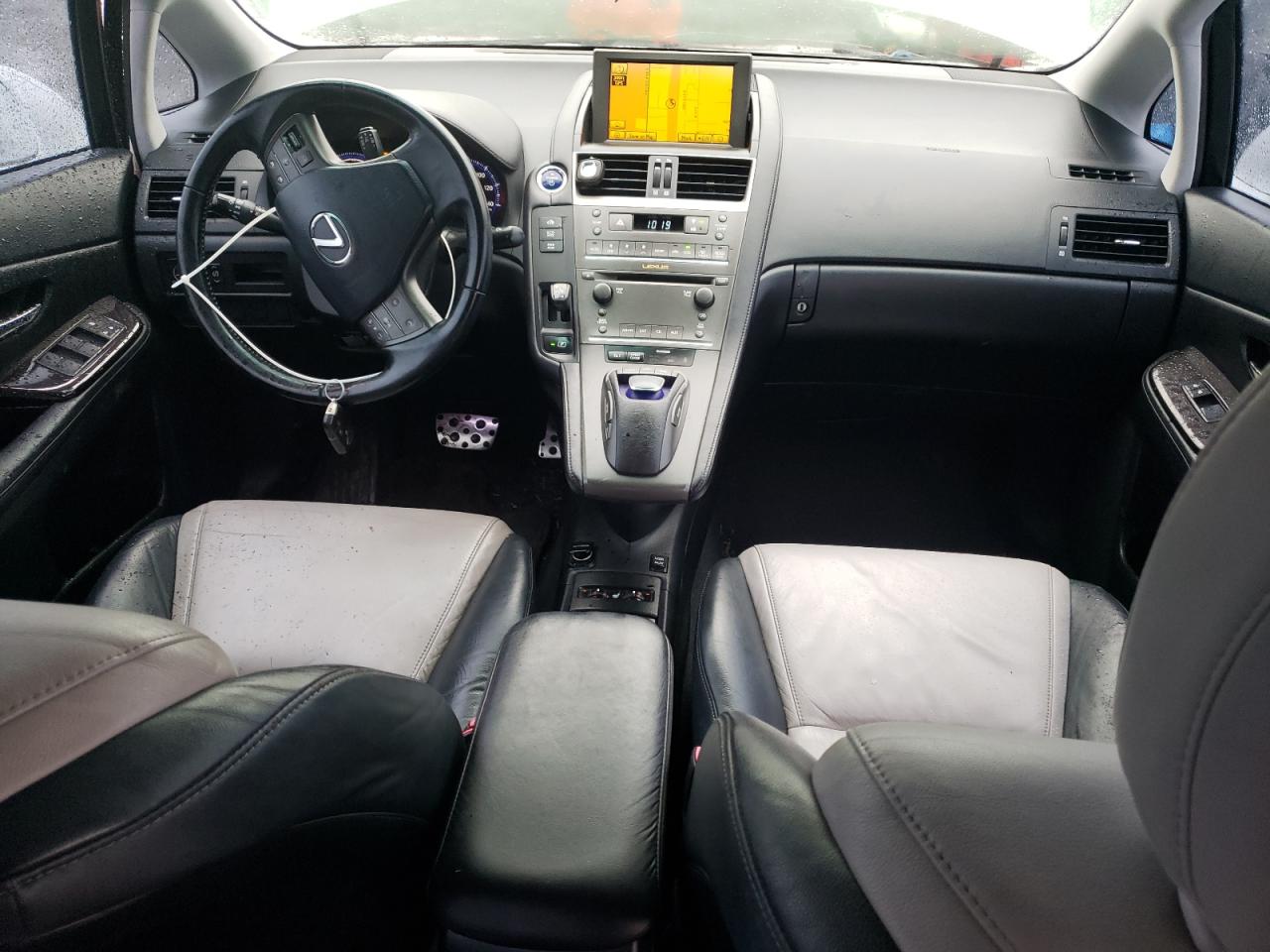 2010 Lexus HS - Image 8