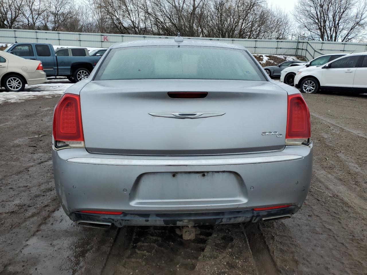 2017 Chrysler 300 - Image 6