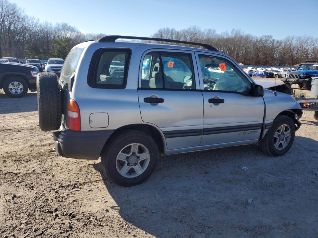 2004 Chevrolet Tracker - Image 3