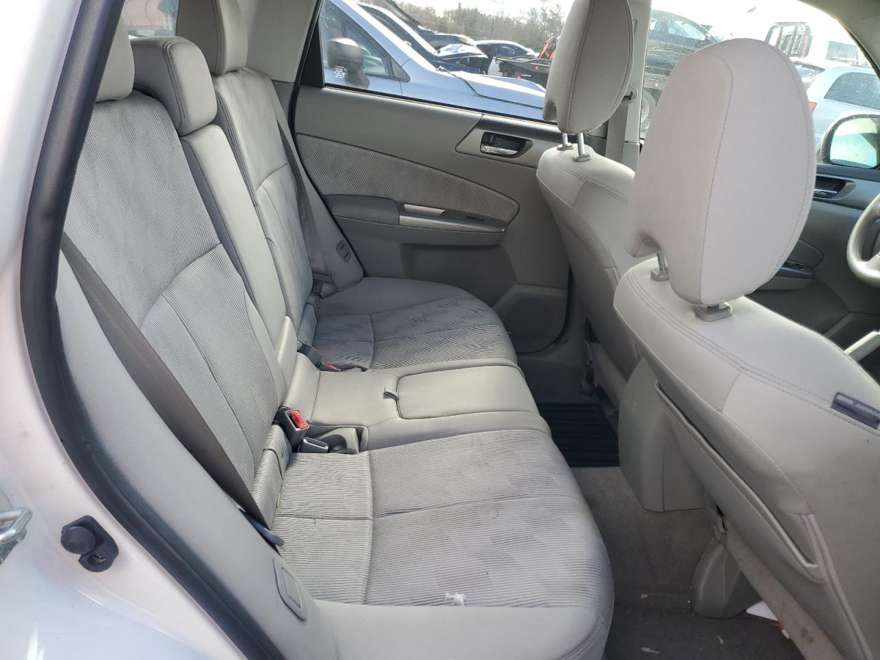 2010 Subaru Forester - Image 12