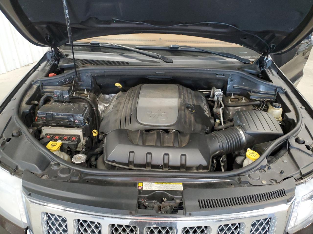 2012 Jeep Grand Cherokee - Image 12
