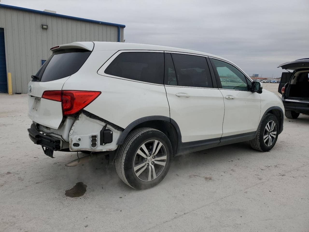 2017 Honda Pilot - Image 3
