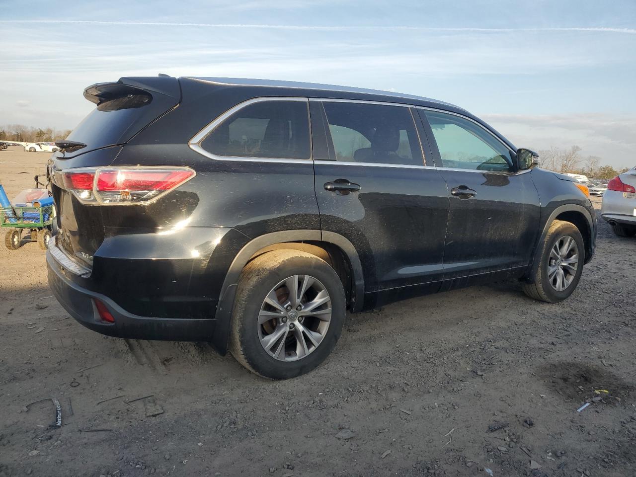 2015 Toyota Highlander - Image 3