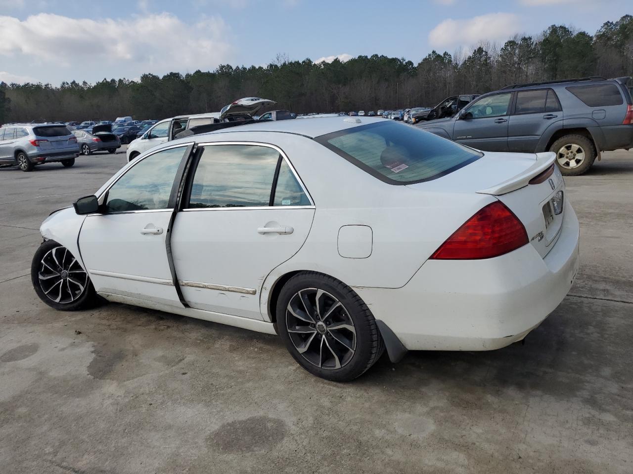 2006 Honda Accord - Image 2