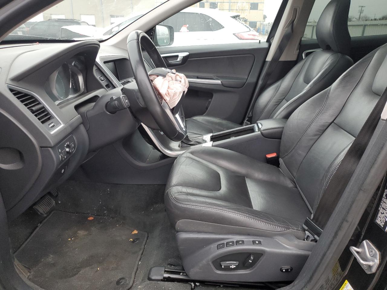 2016 Volvo XC60 - Image 7