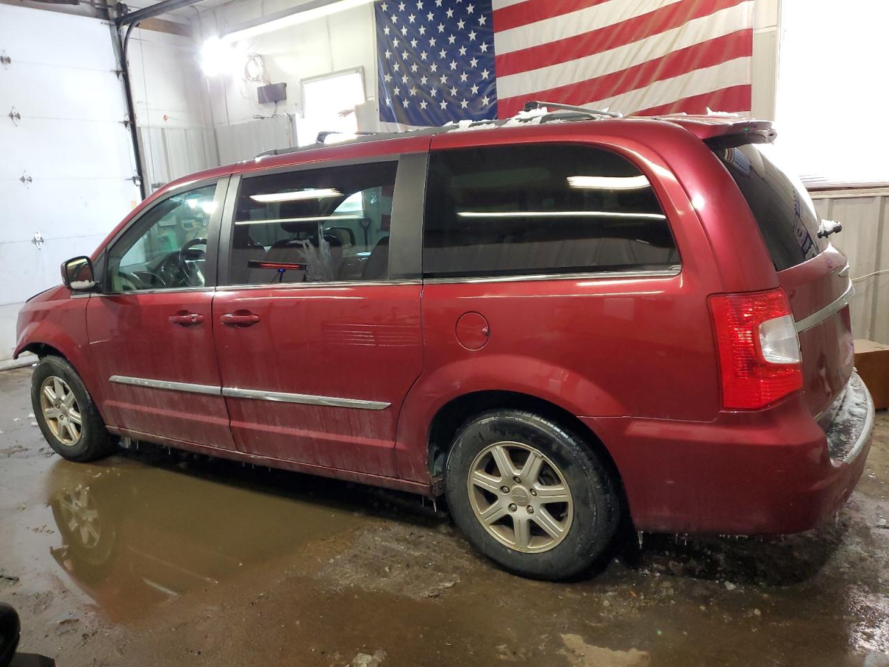 2012 Chrysler Town & Country - Image 2