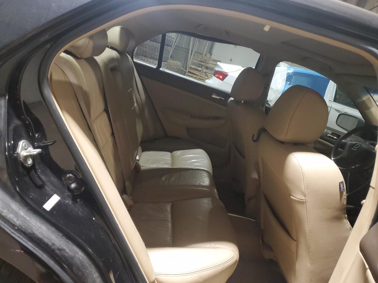2005 Honda Accord - Image 10