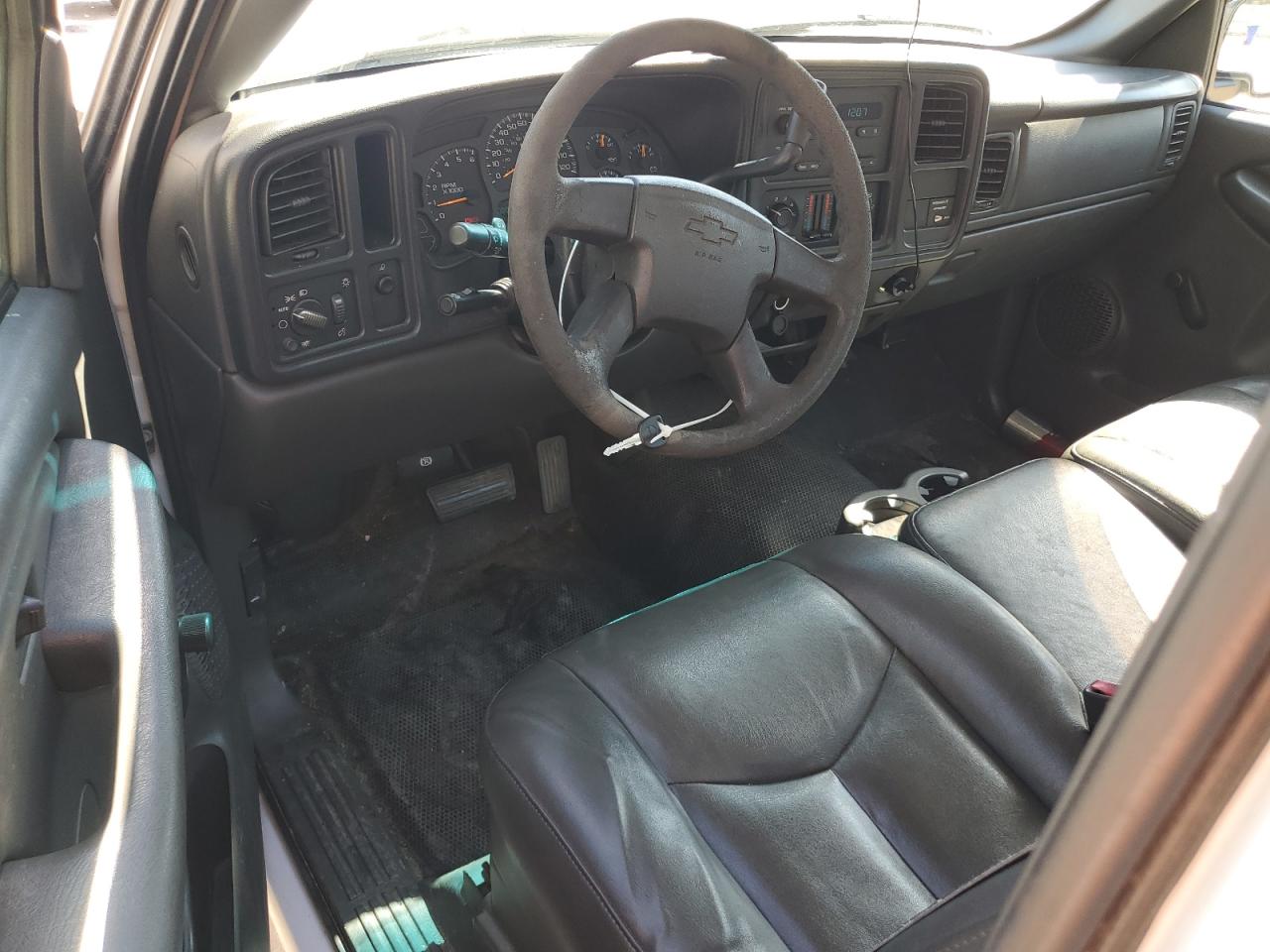 2003 Chevrolet Silverado - Image 8