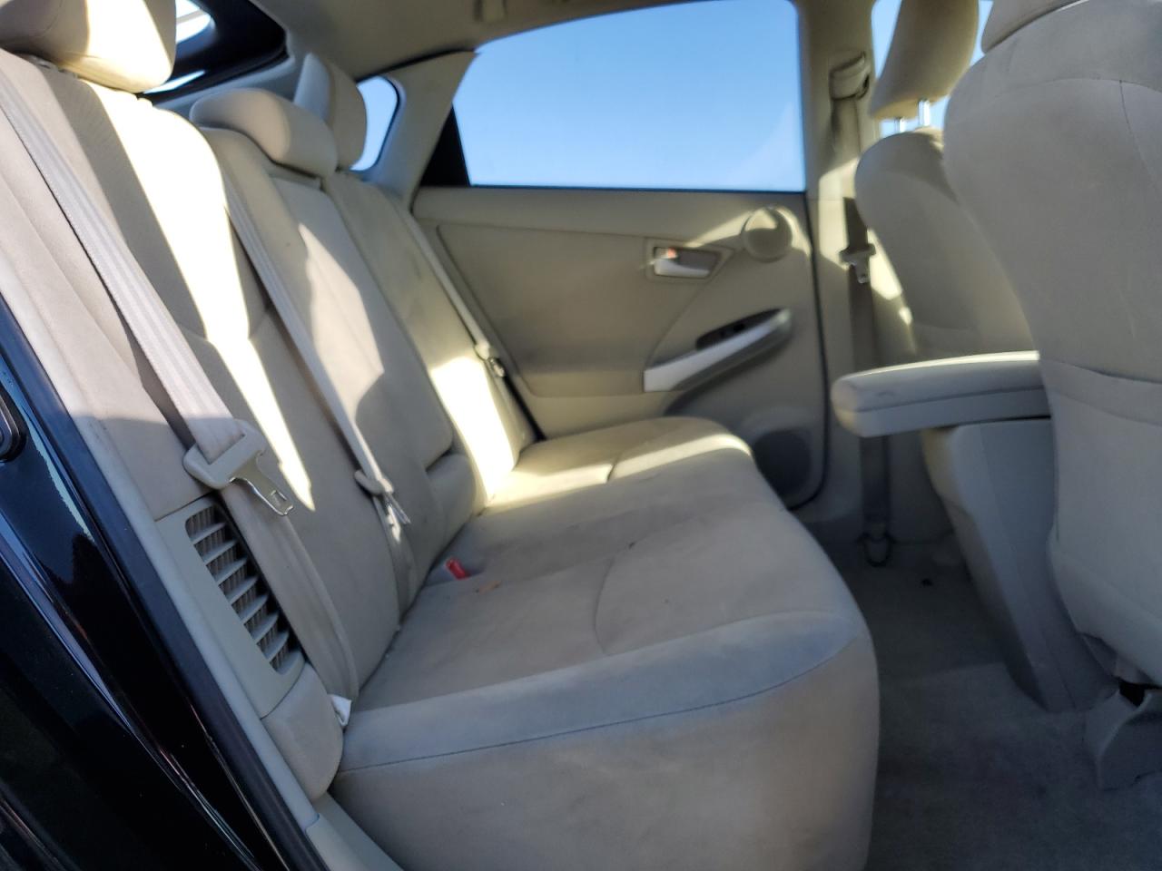 2011 Toyota Prius - Image 11