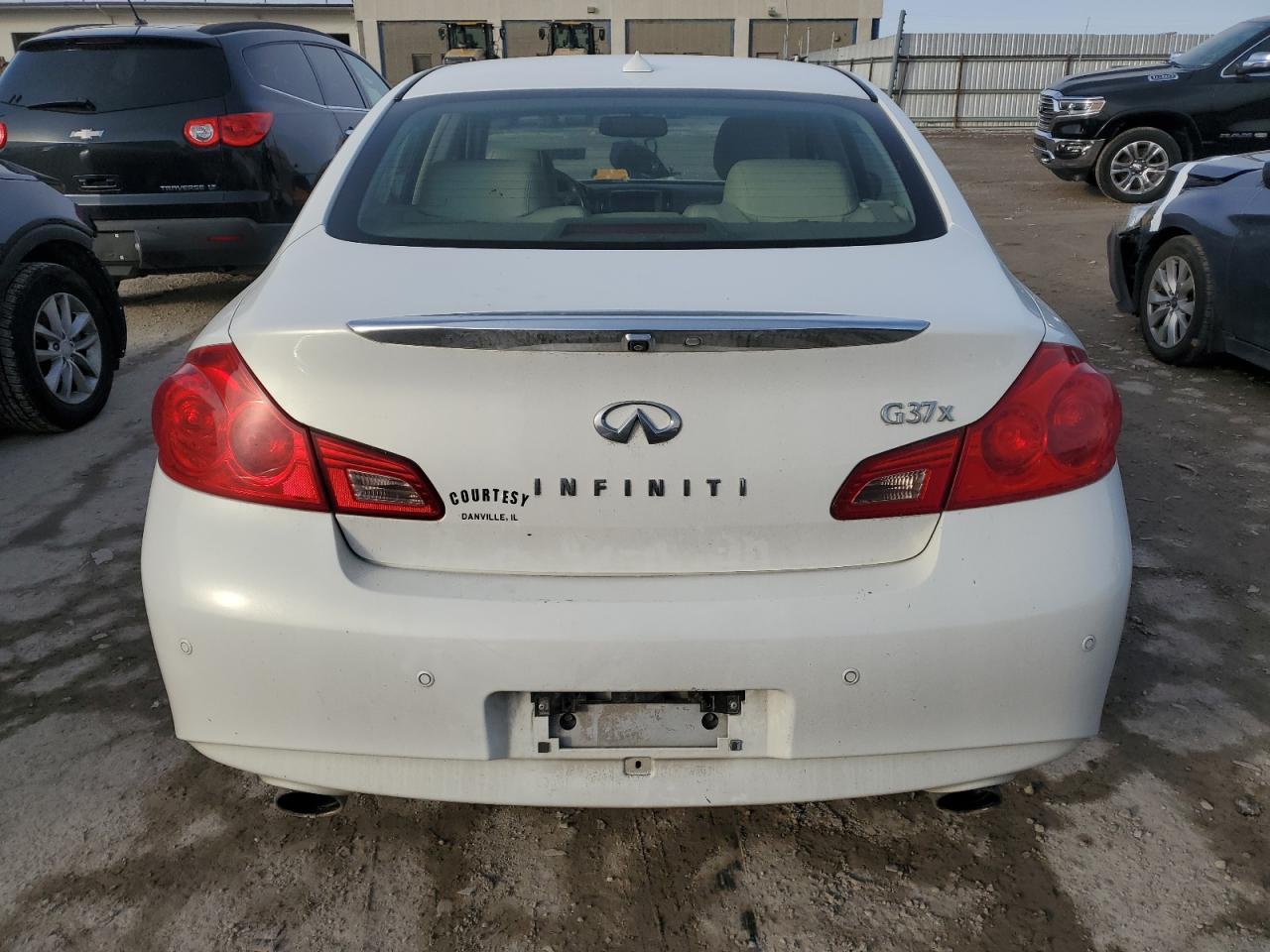 2011 Infiniti G - Image 6