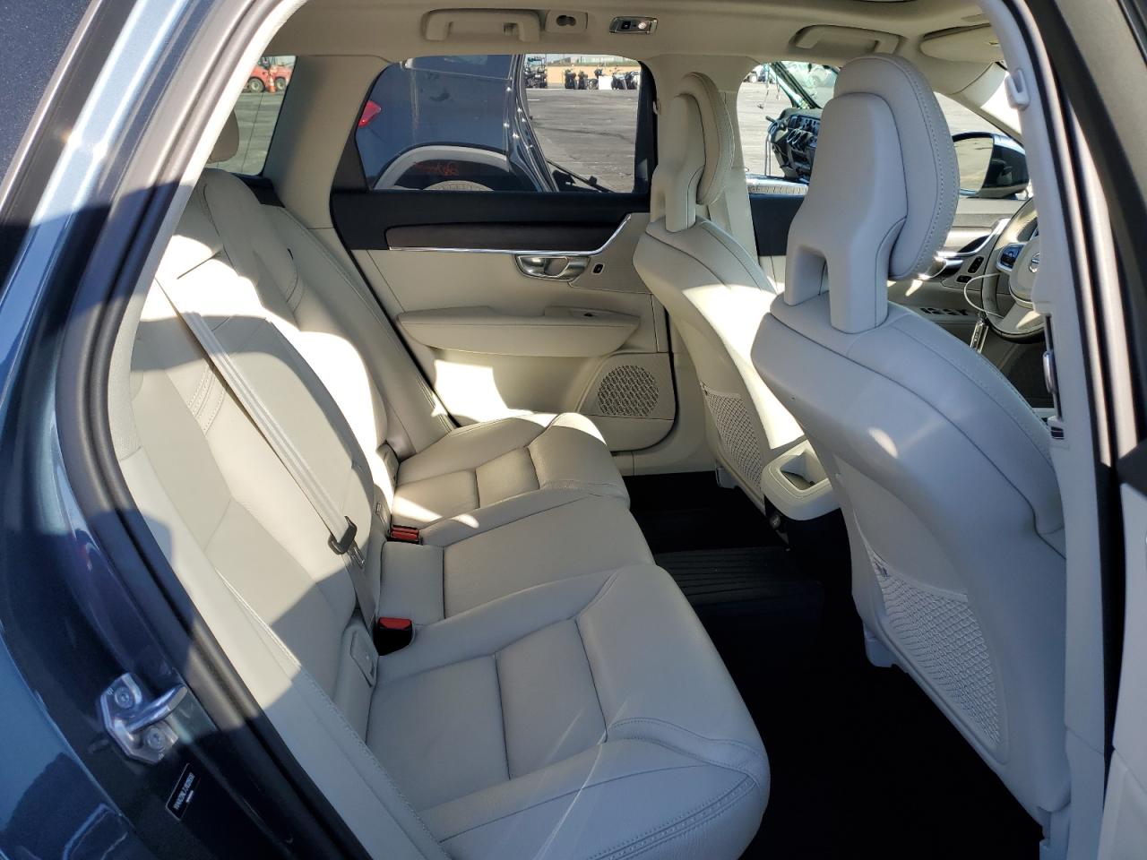 2018 Volvo V90 - Image 11