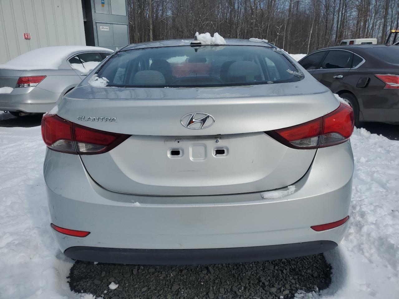 2016 Hyundai Elantra - Image 6