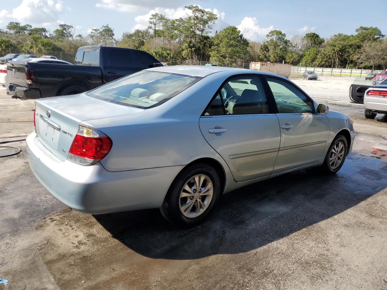 2006 Toyota Camry - Image 3