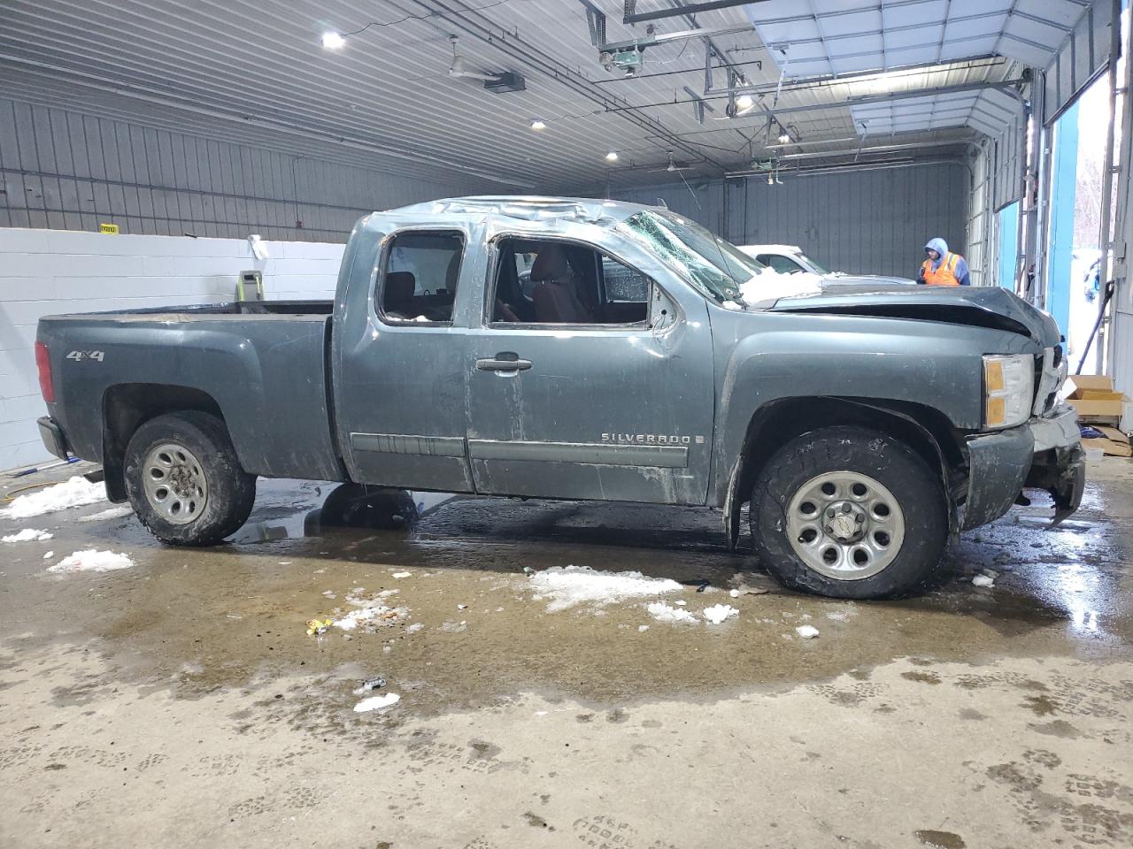 2009 Chevrolet Silverado - Image 4