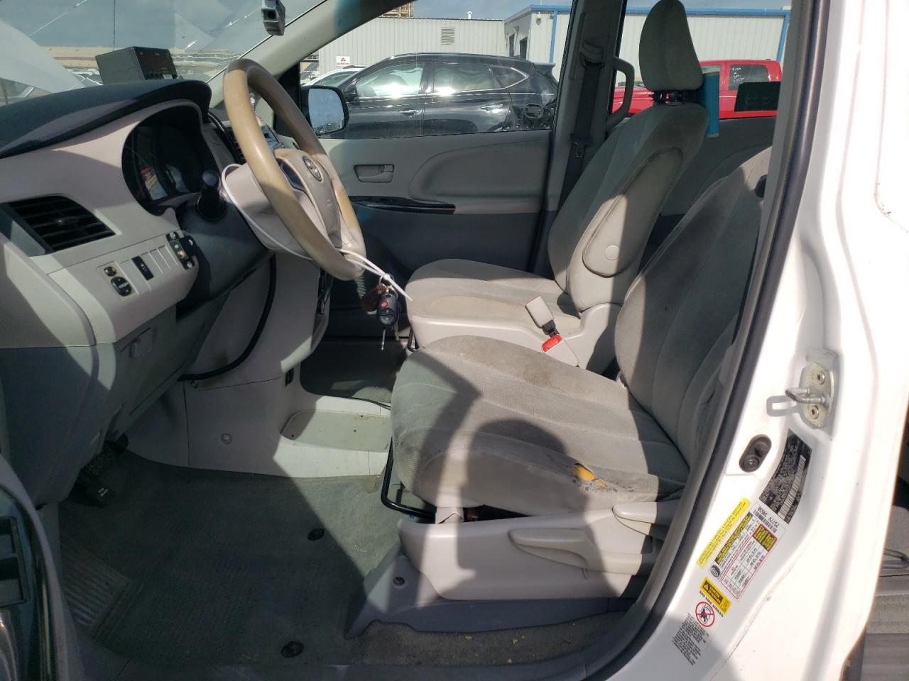 2014 Toyota Sienna - Image 7