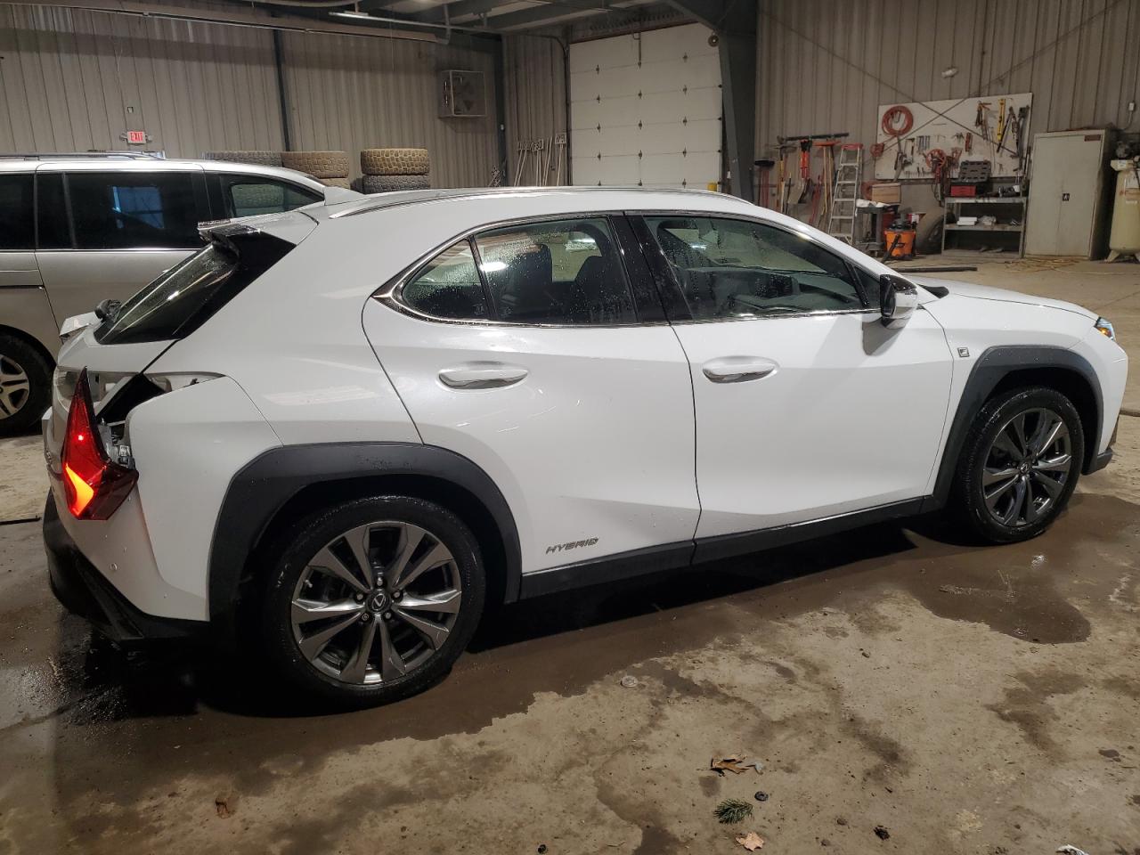 2021 Lexus UX - Image 3