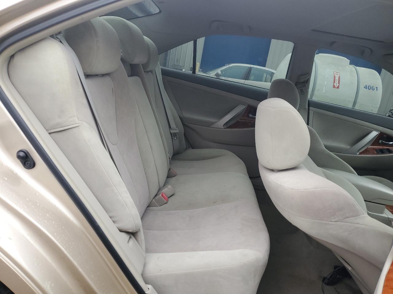 2010 Toyota Camry - Image 10