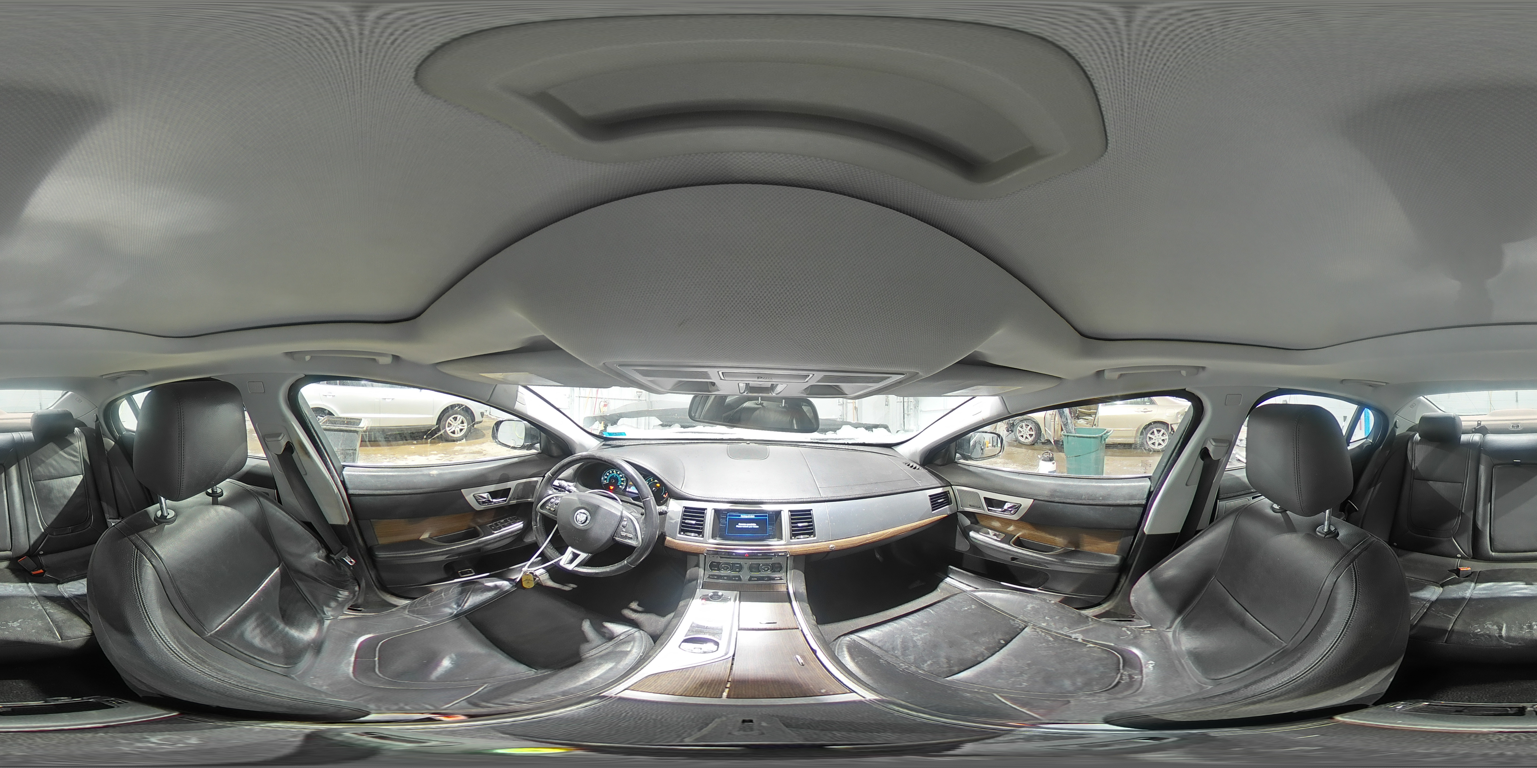 2013 Jaguar XF - Image 14