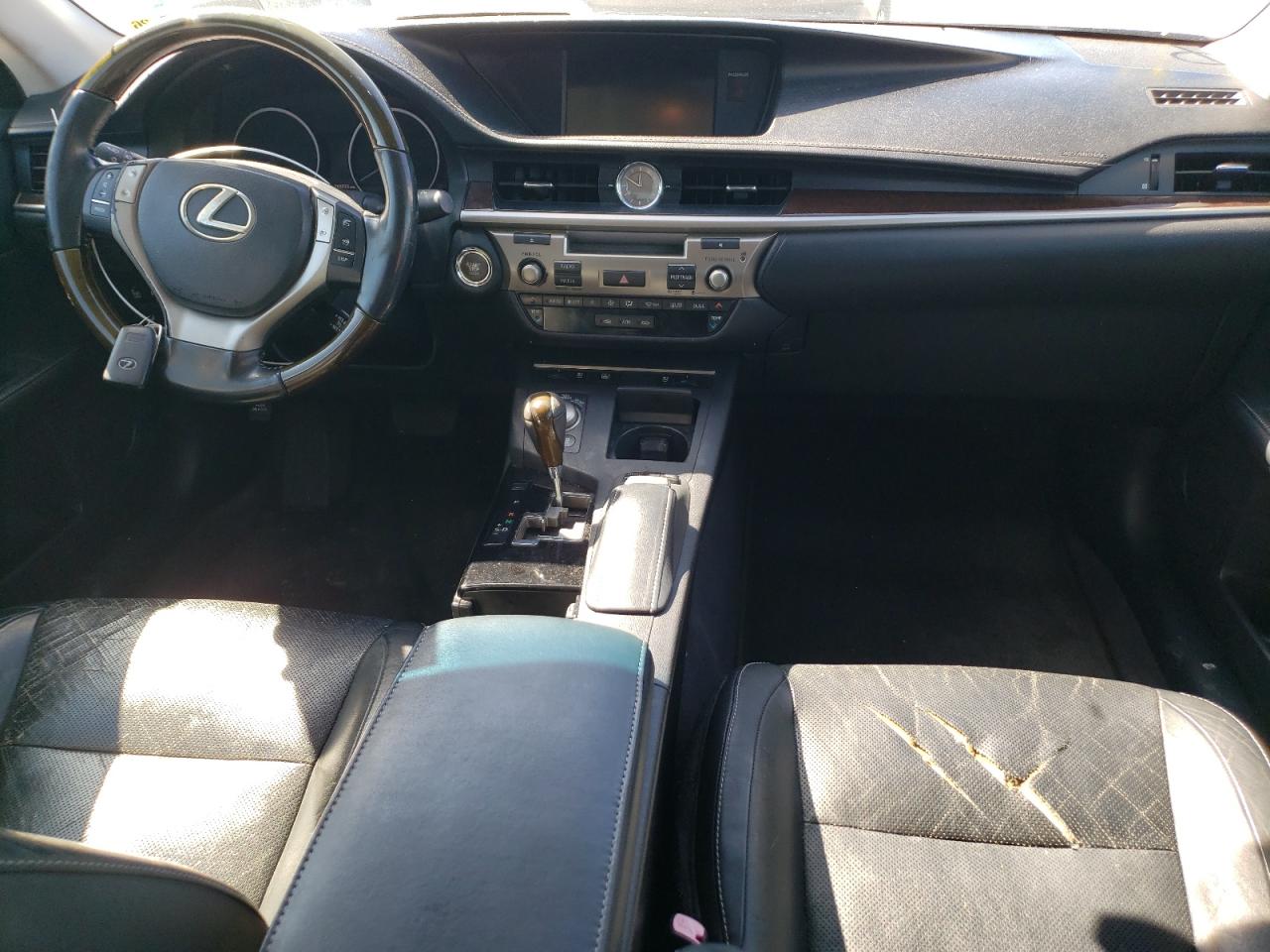 2013 Lexus ES - Image 8