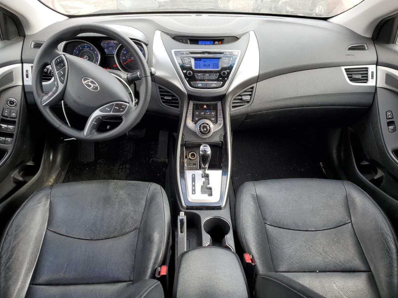 2013 Hyundai Elantra - Image 8