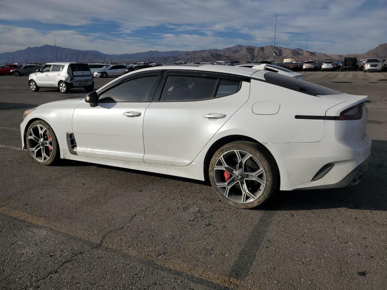2018 Kia Stinger - Image 2
