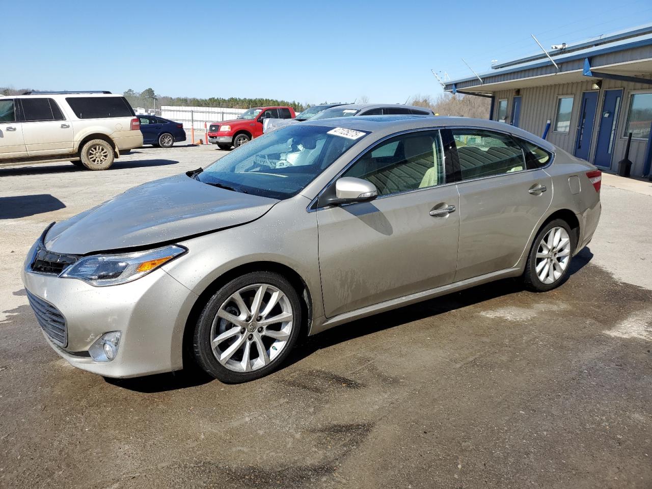 2015 Toyota Avalon - Image 1