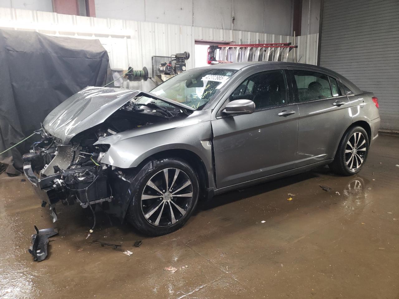2013 Chrysler 200 Touring for Sale in Elgin, IL - Front End