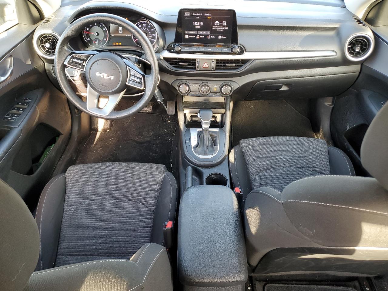 2022 Kia Forte - Image 8